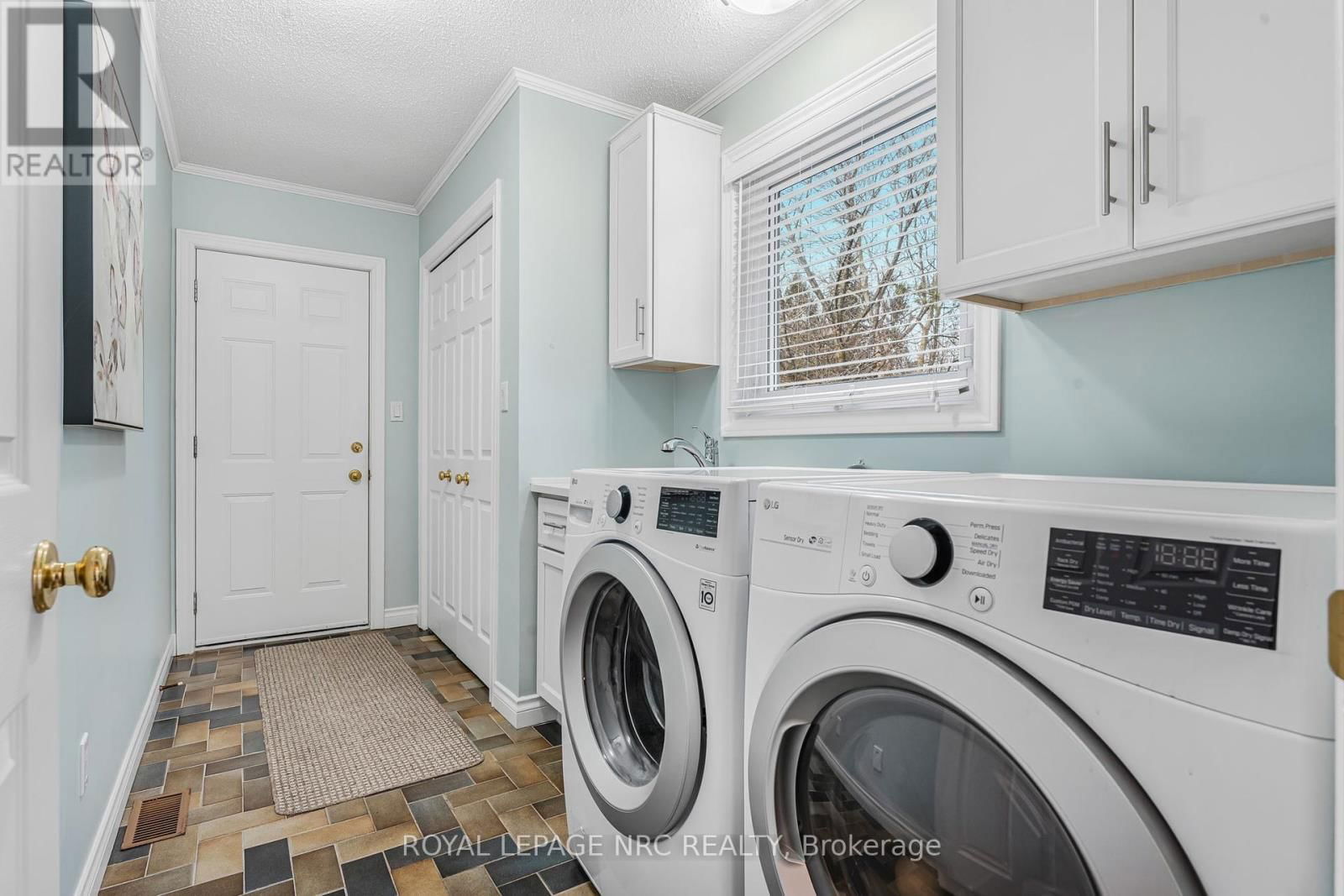 38 COLONEL BUTLER CRESCENT Image 15