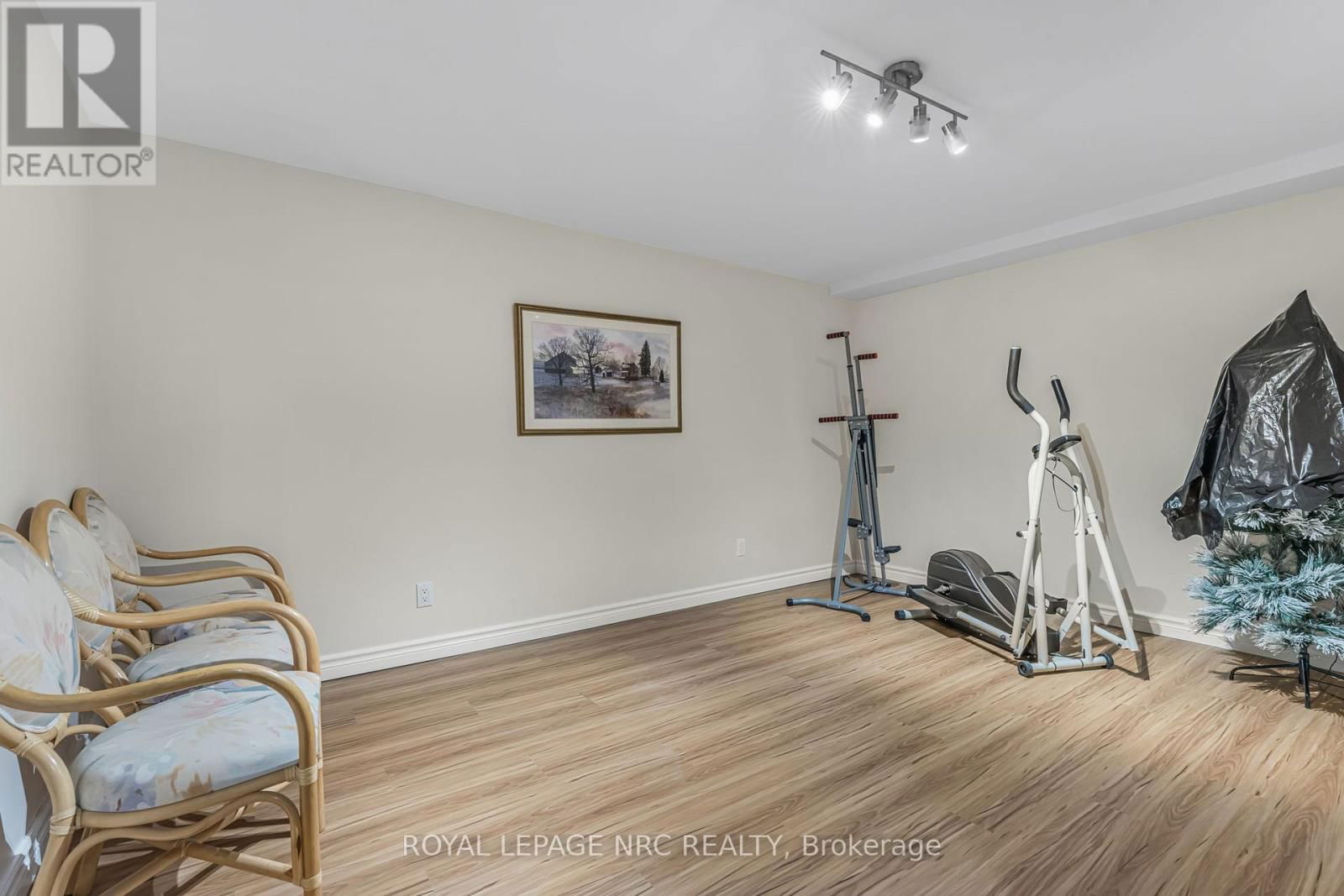 38 COLONEL BUTLER CRESCENT Image 29