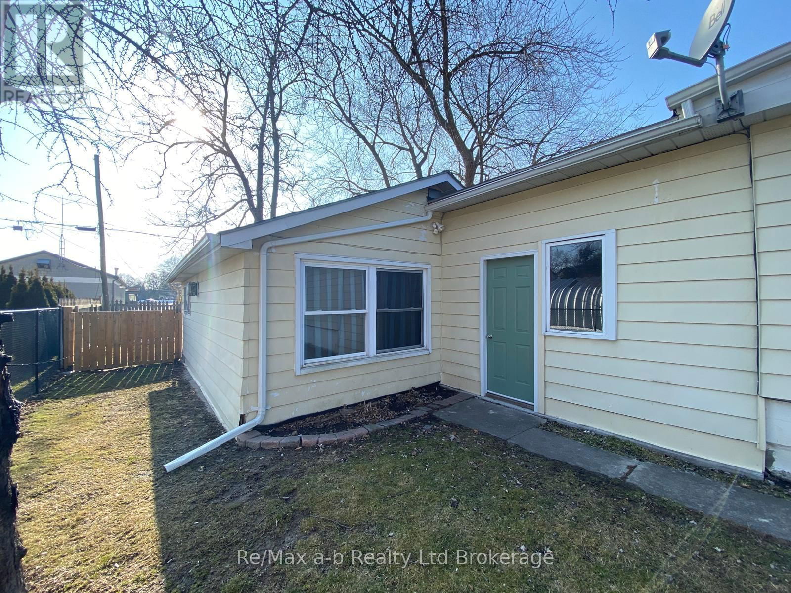 224 JOSEPH STREET Image 11