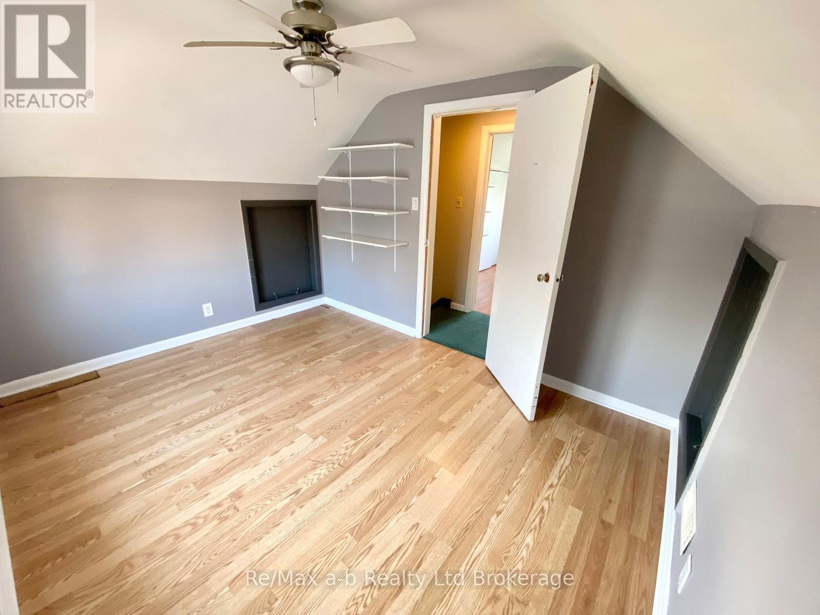 224 JOSEPH STREET Image 9