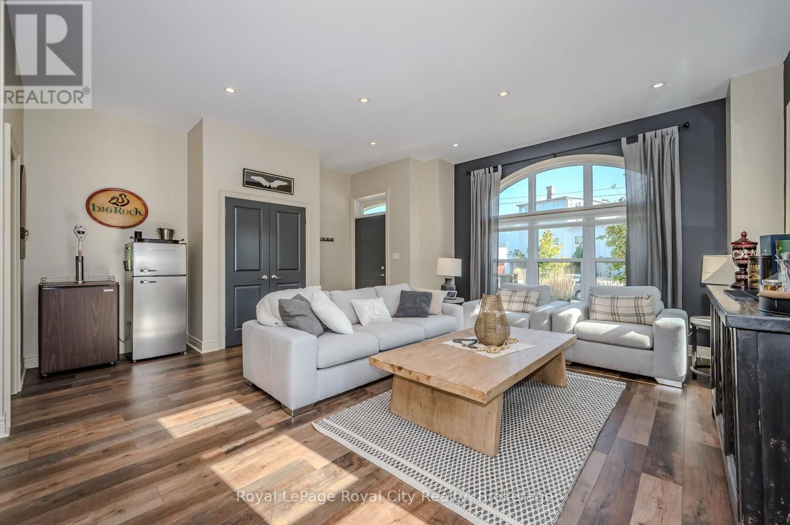 90 CARDIGAN STREET Image 12