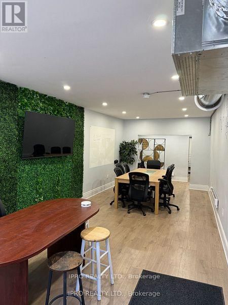 15 AINSLIE STREET NORTH Image 3