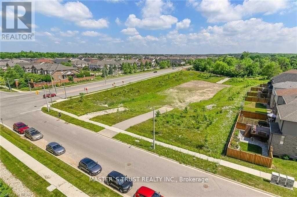 606 - 7 KAY CRESCENT Image 4