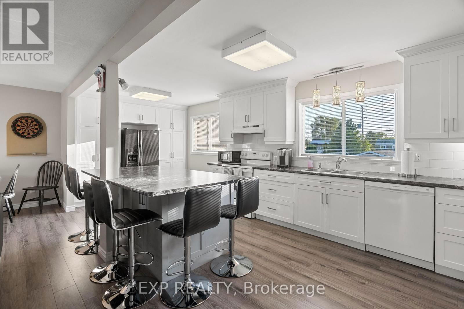 9952 PRINCE PHILIP STREET Image 10