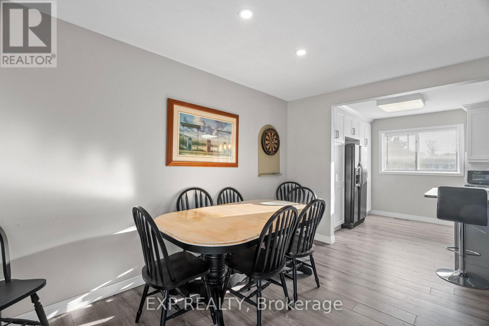 9952 PRINCE PHILIP STREET Image 13
