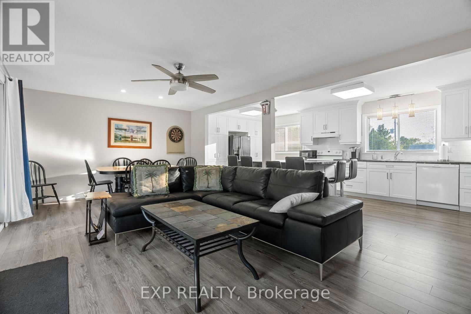 9952 PRINCE PHILIP STREET Image 16