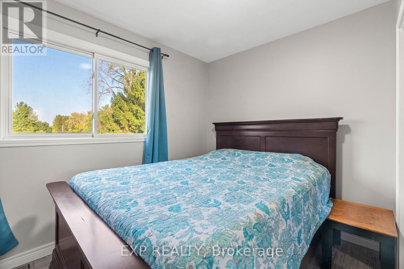 9952 PRINCE PHILIP STREET Image 18