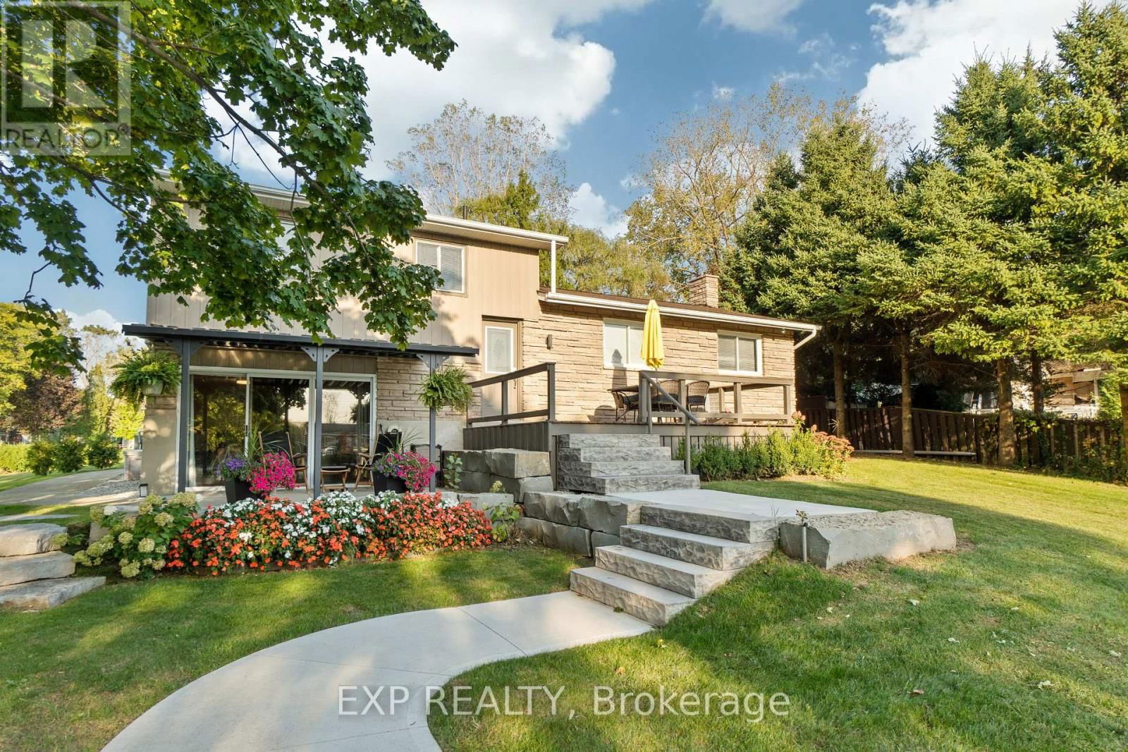 9952 PRINCE PHILIP STREET Image 2