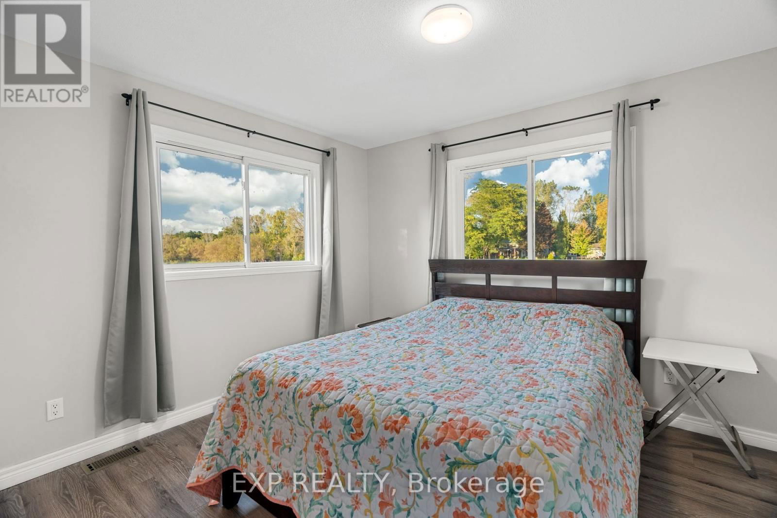 9952 PRINCE PHILIP STREET Image 20