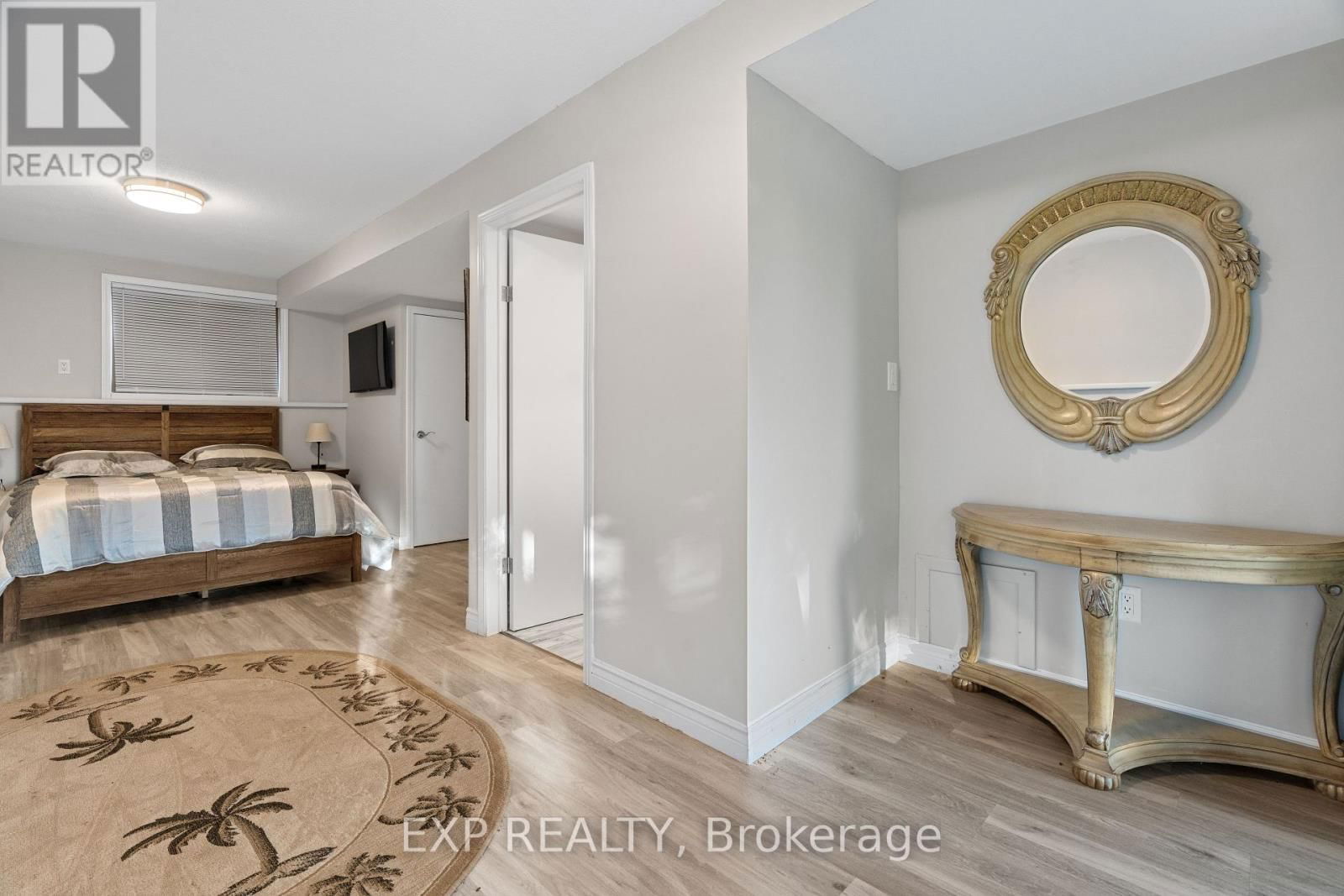 9952 PRINCE PHILIP STREET Image 27