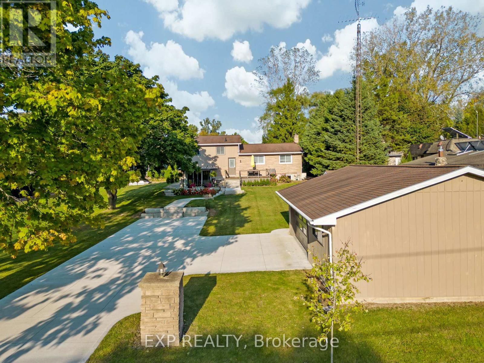 9952 PRINCE PHILIP STREET Image 48