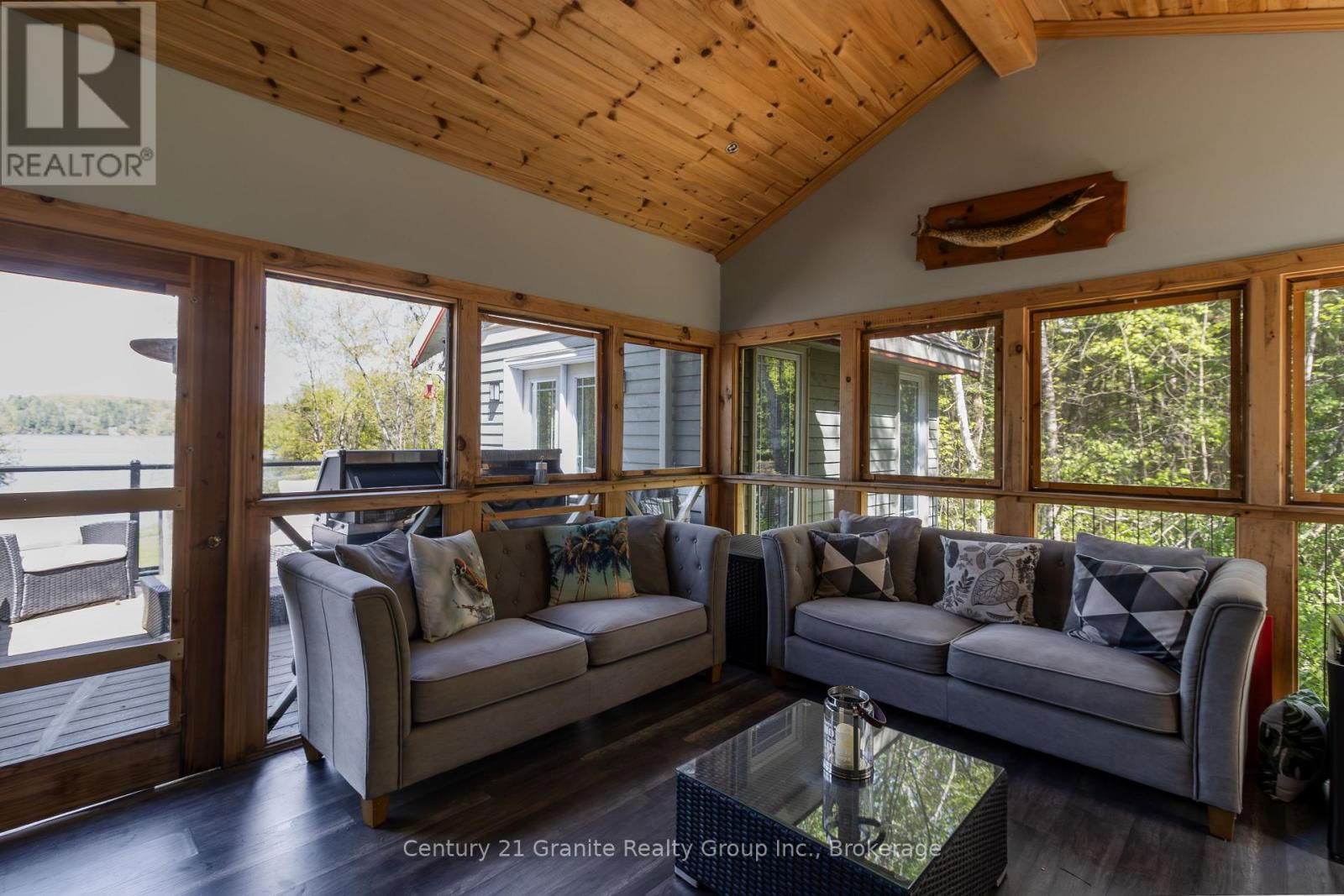 1047 BONIS LANE Image 16