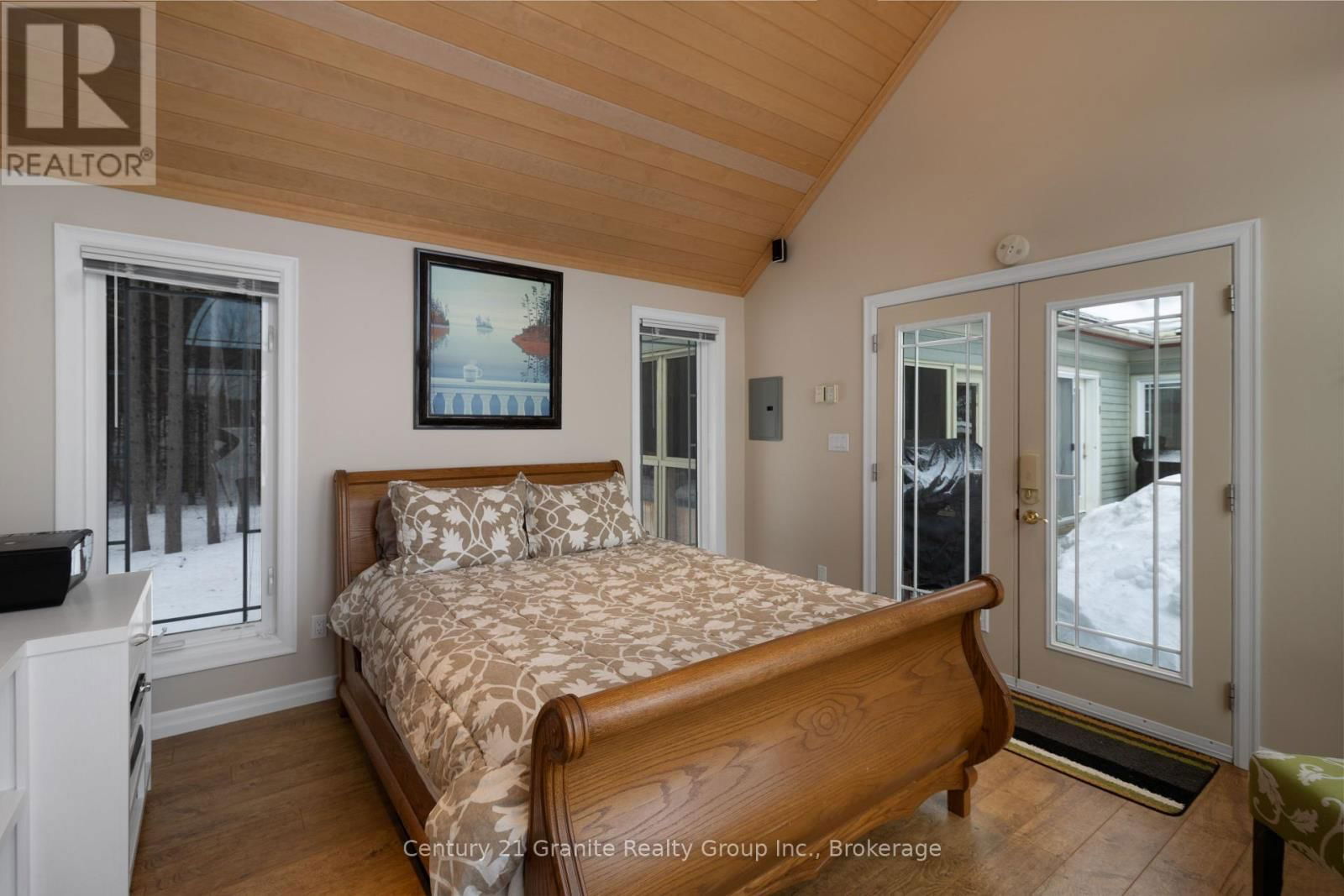 1047 BONIS LANE Image 18