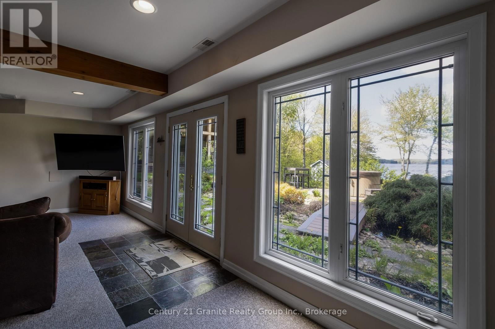 1047 BONIS LANE Image 31