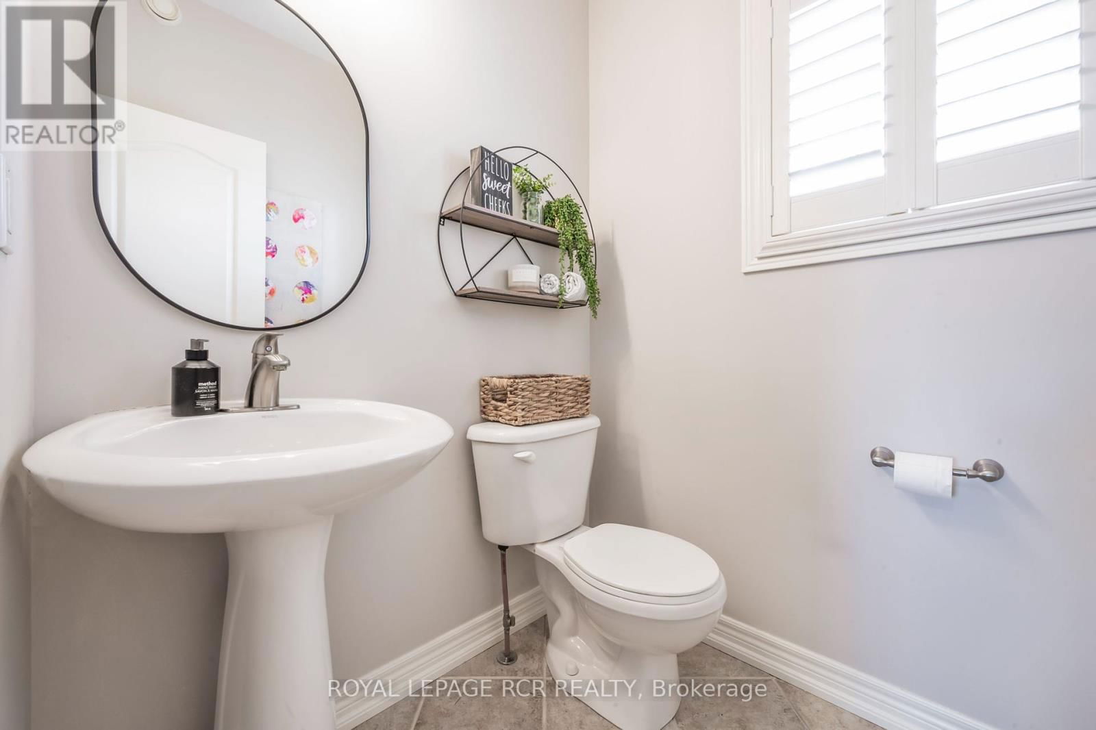 8 MADILL DRIVE Image 16