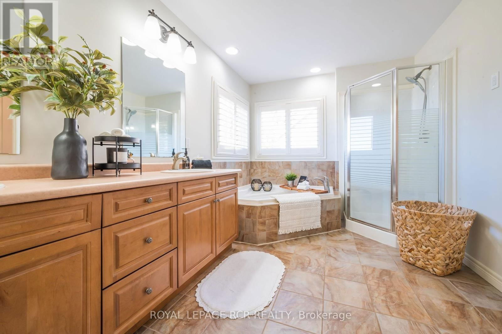 8 MADILL DRIVE Image 20