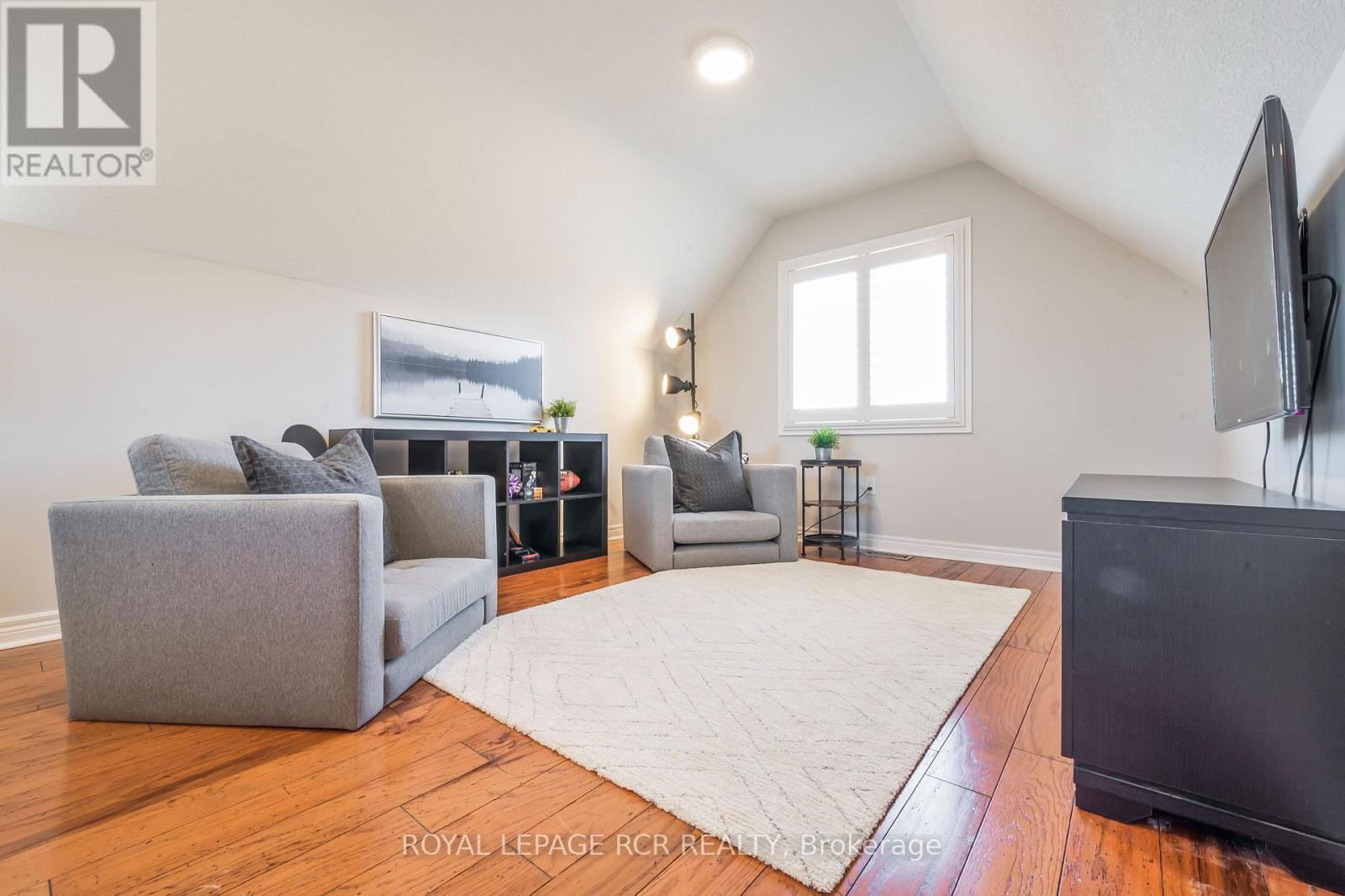 8 MADILL DRIVE Image 27