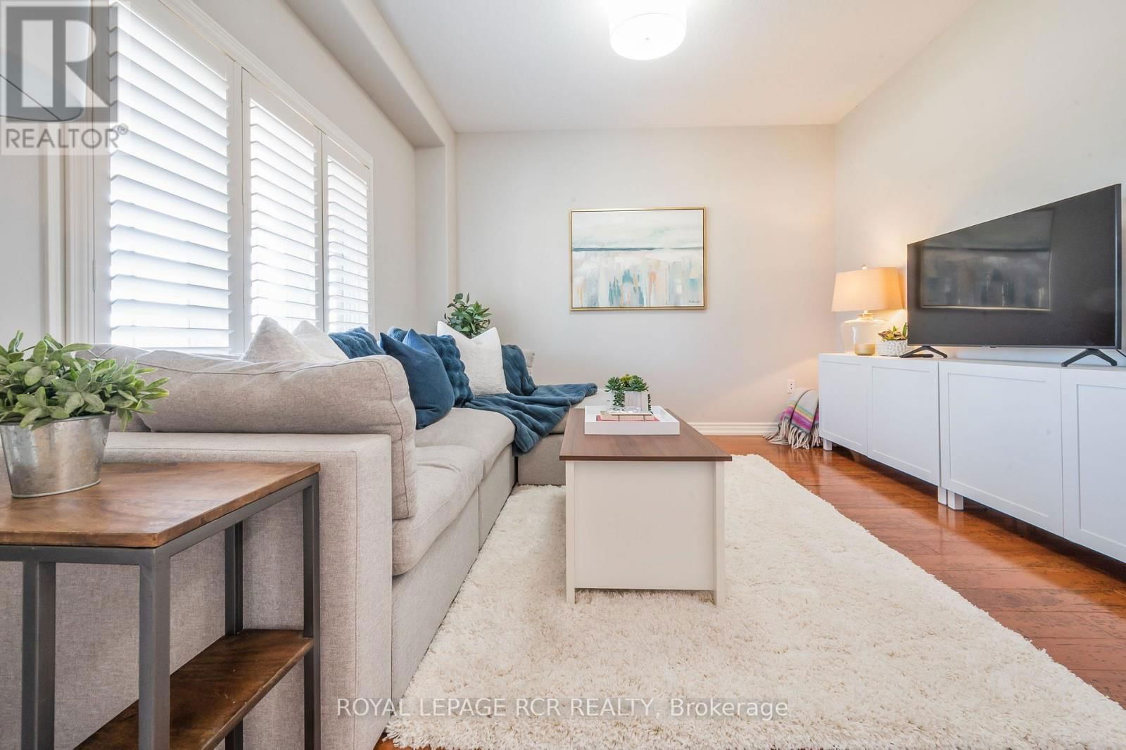 8 MADILL DRIVE Image 4