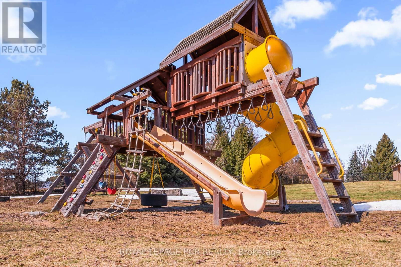 8 MADILL DRIVE Image 40