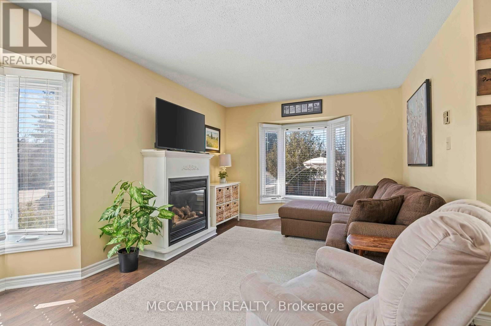 300 SHELBURNE PLACE Image 11