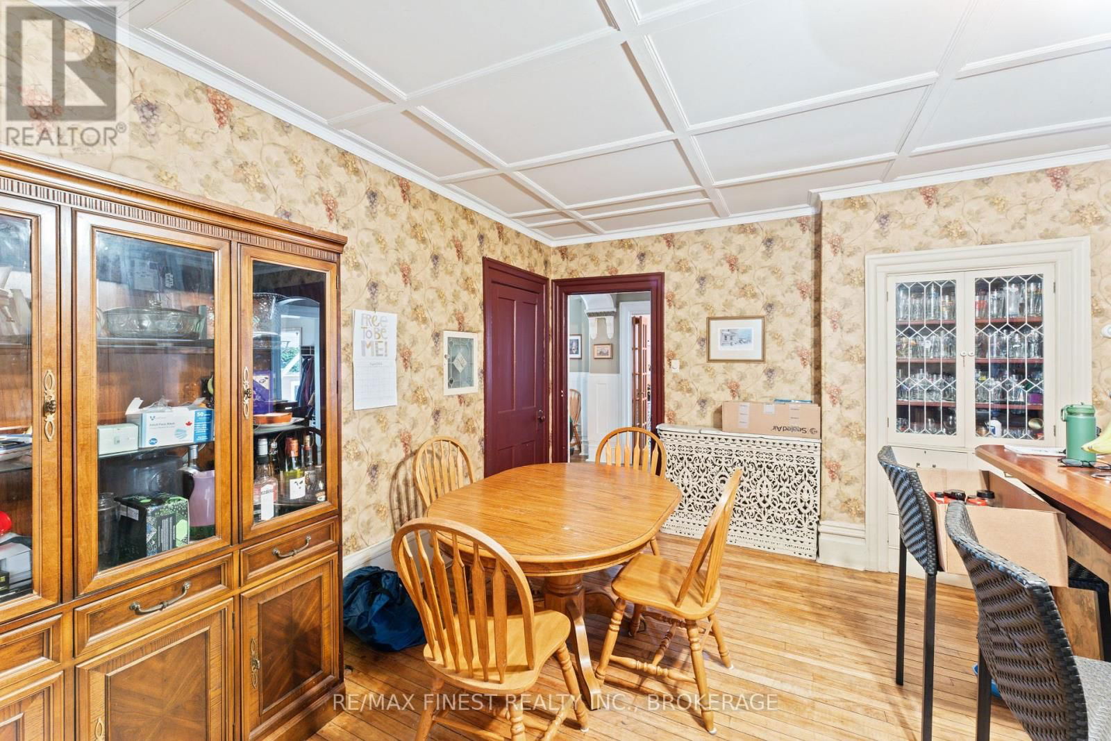 220 DUNDAS STREET WEST Image 14