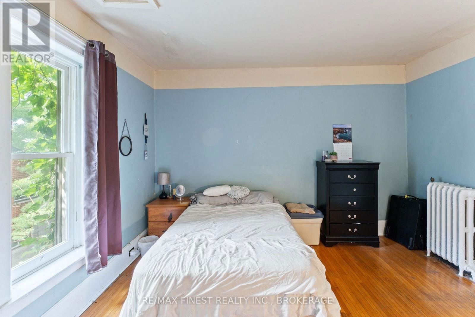 220 DUNDAS STREET WEST Image 31