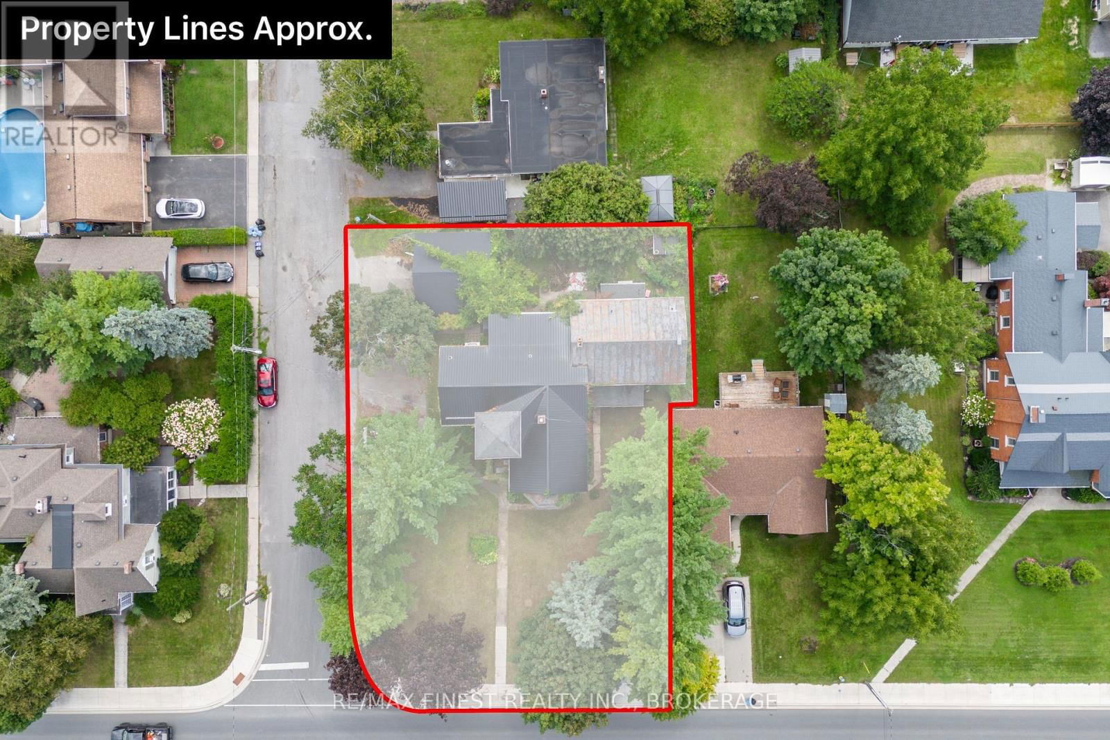 220 DUNDAS STREET WEST Image 41