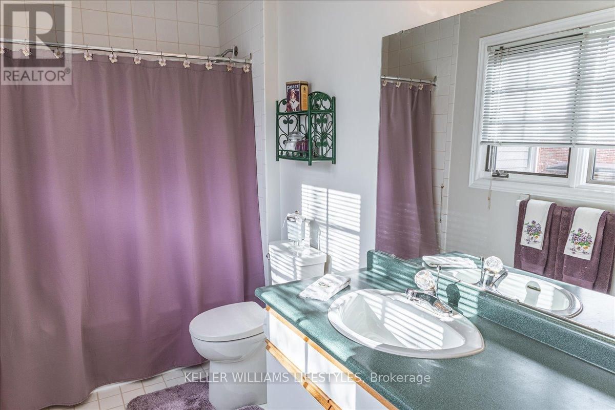 29 - 1478 ADELAIDE STREET NORTH Image 38