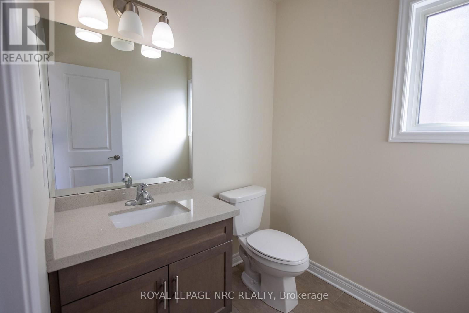 33 CINNAMON STREET Image 9
