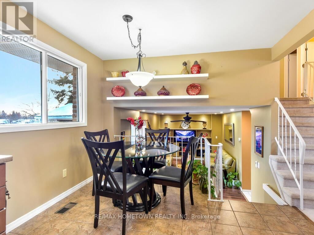 625 LAURIER BOULEVARD Image 11