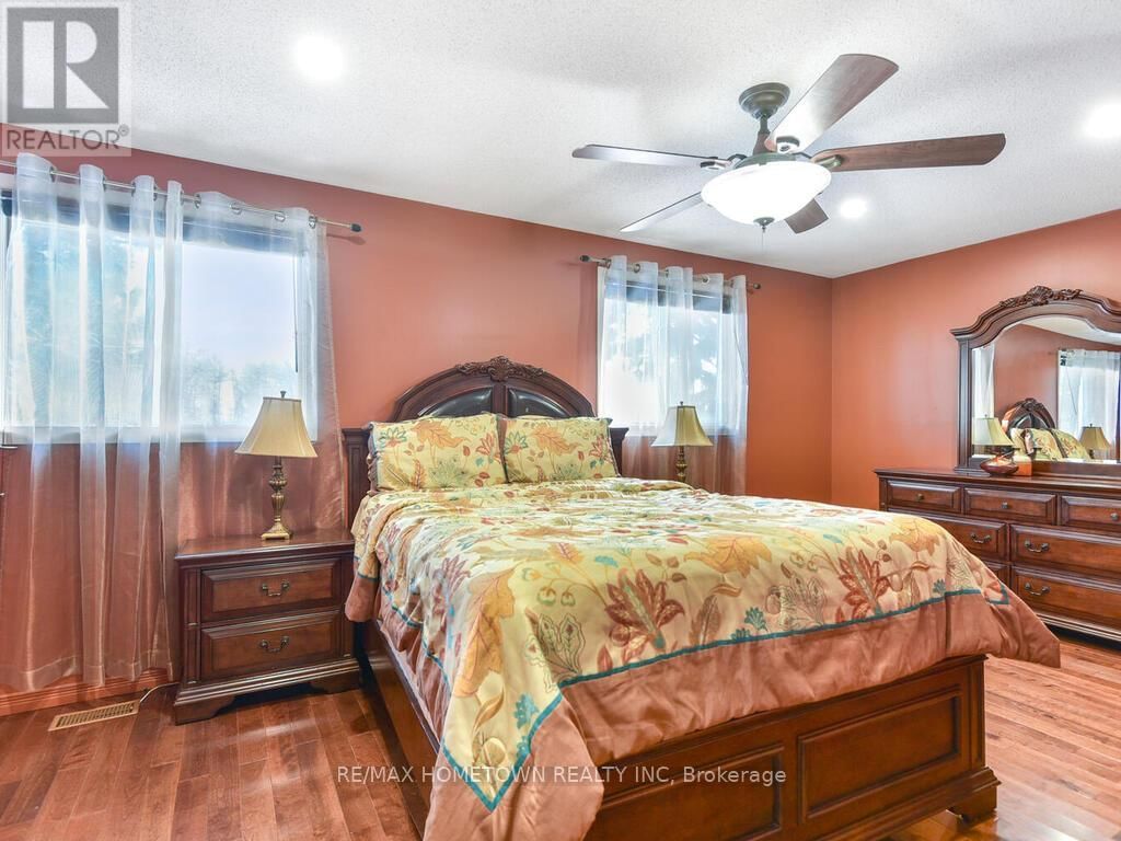 625 LAURIER BOULEVARD Image 17
