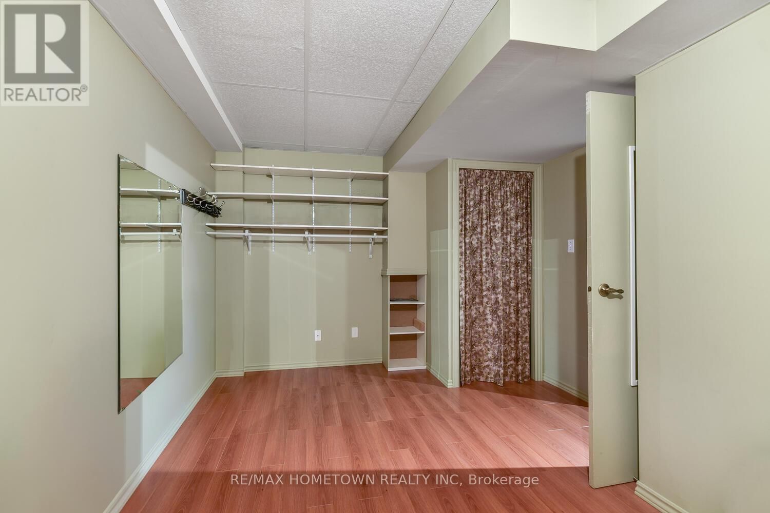 625 LAURIER BOULEVARD Image 24