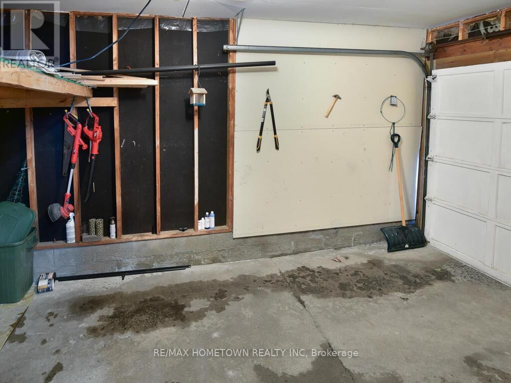 625 LAURIER BOULEVARD Image 32