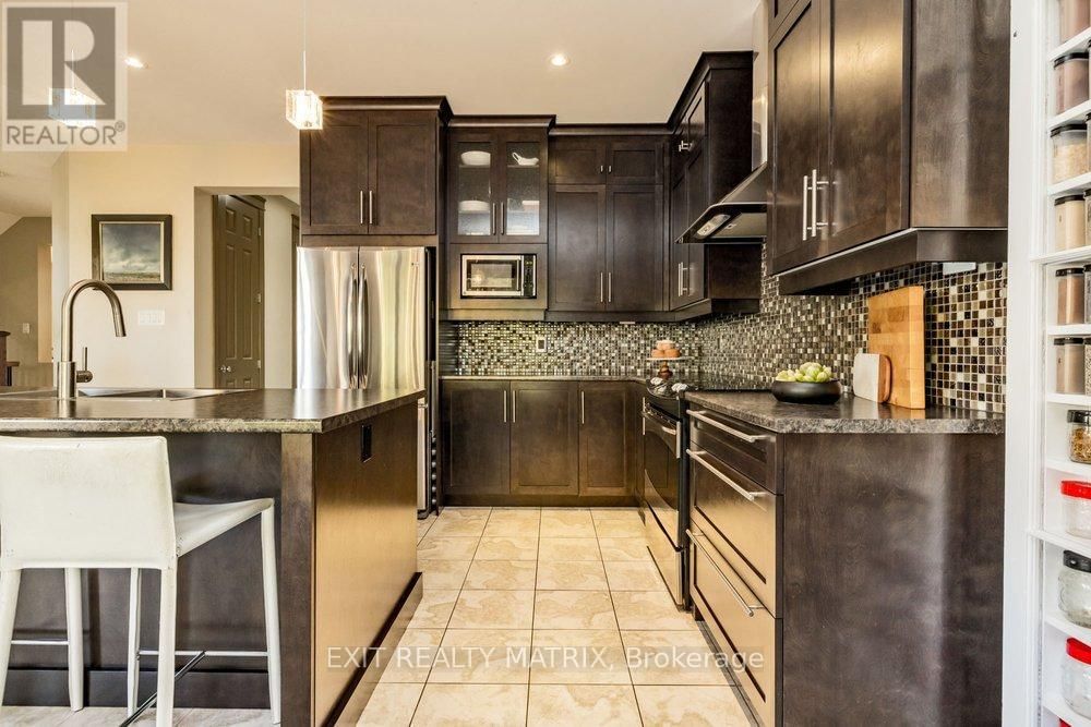 89 STONEWATER BAY Image 11