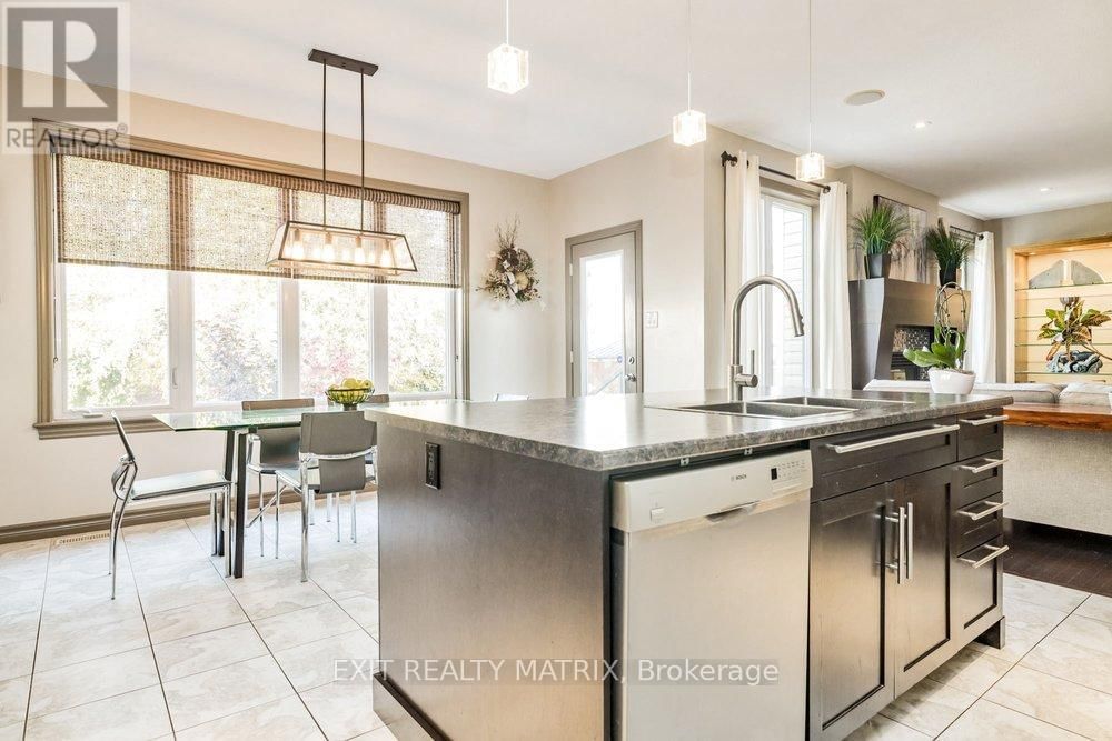 89 STONEWATER BAY Image 12