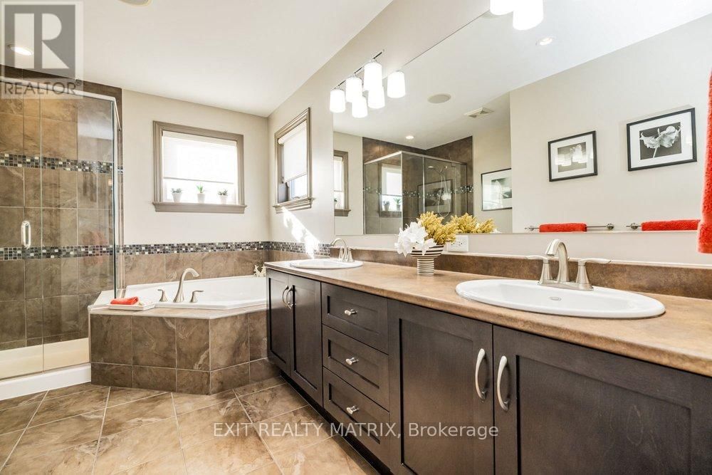 89 STONEWATER BAY Image 17