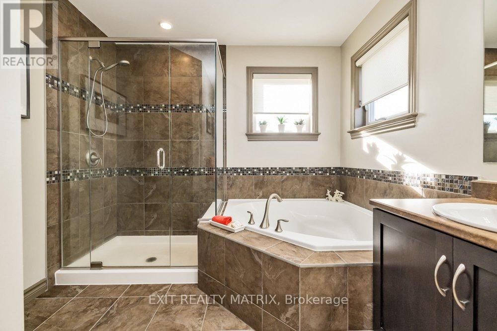 89 STONEWATER BAY Image 19