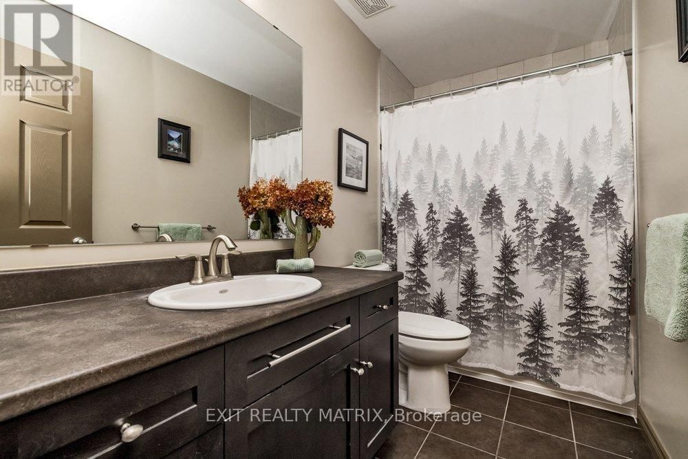 89 STONEWATER BAY Image 23