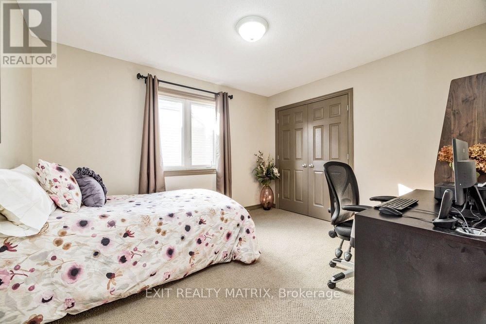89 STONEWATER BAY Image 24