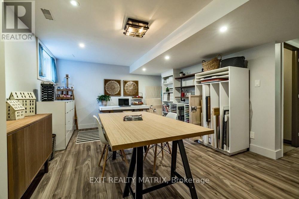 89 STONEWATER BAY Image 28