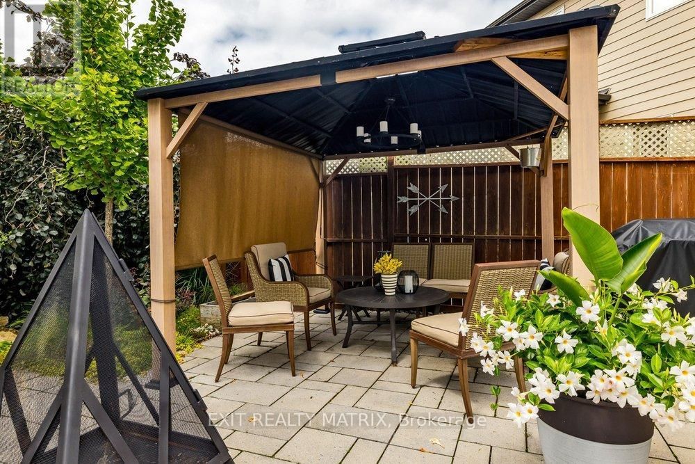 89 STONEWATER BAY Image 31