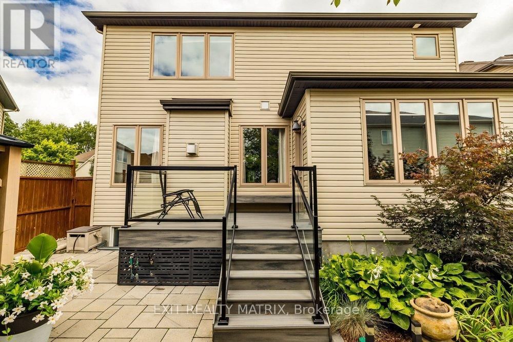 89 STONEWATER BAY Image 34