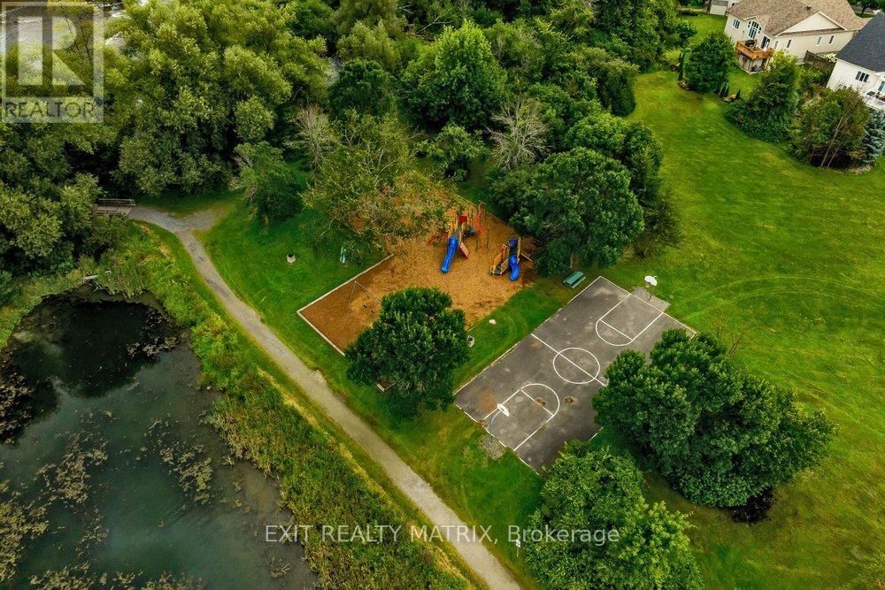 89 STONEWATER BAY Image 37