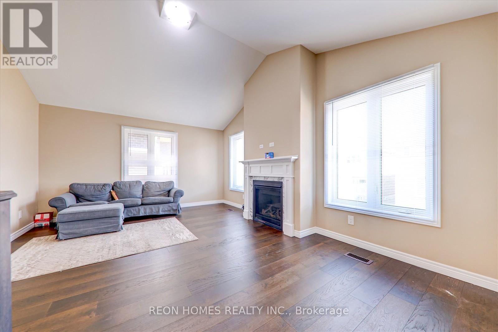 42 YORK DRIVE Image 13