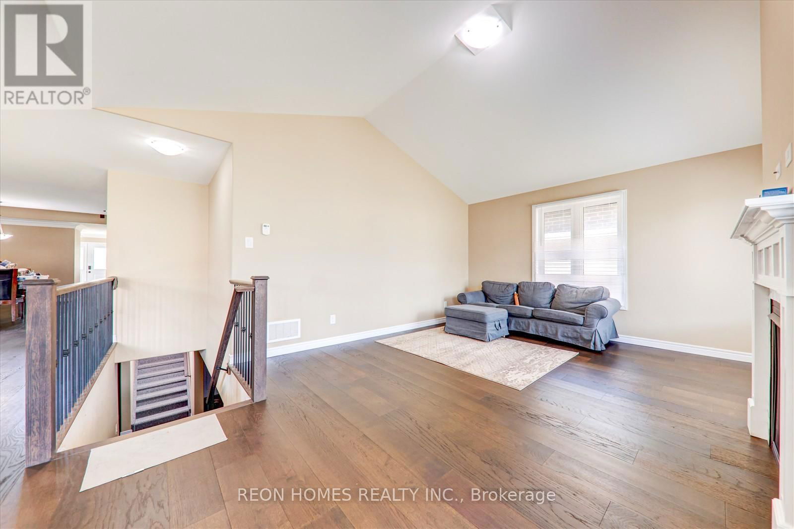42 YORK DRIVE Image 14