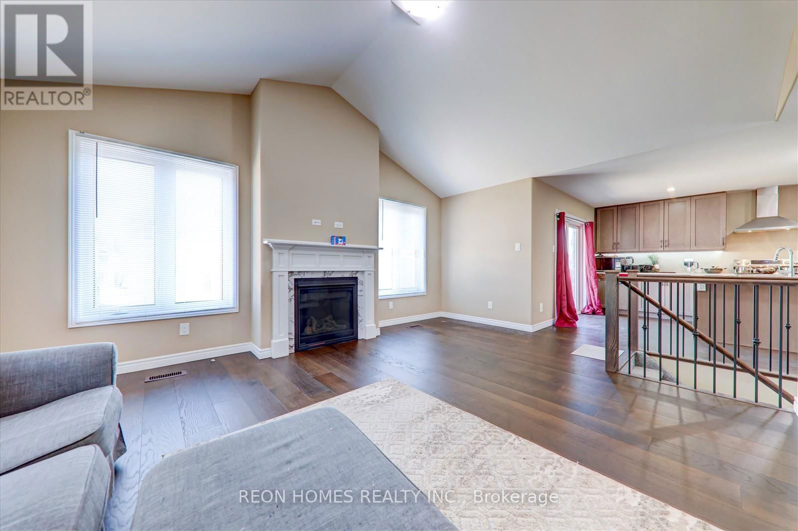 42 YORK DRIVE Image 15