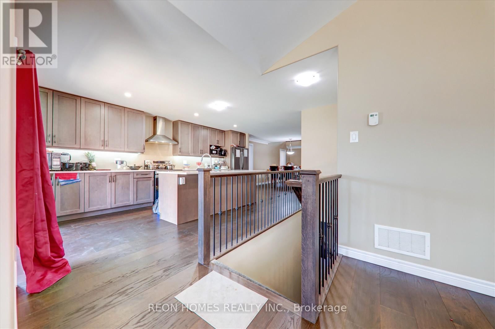 42 YORK DRIVE Image 17