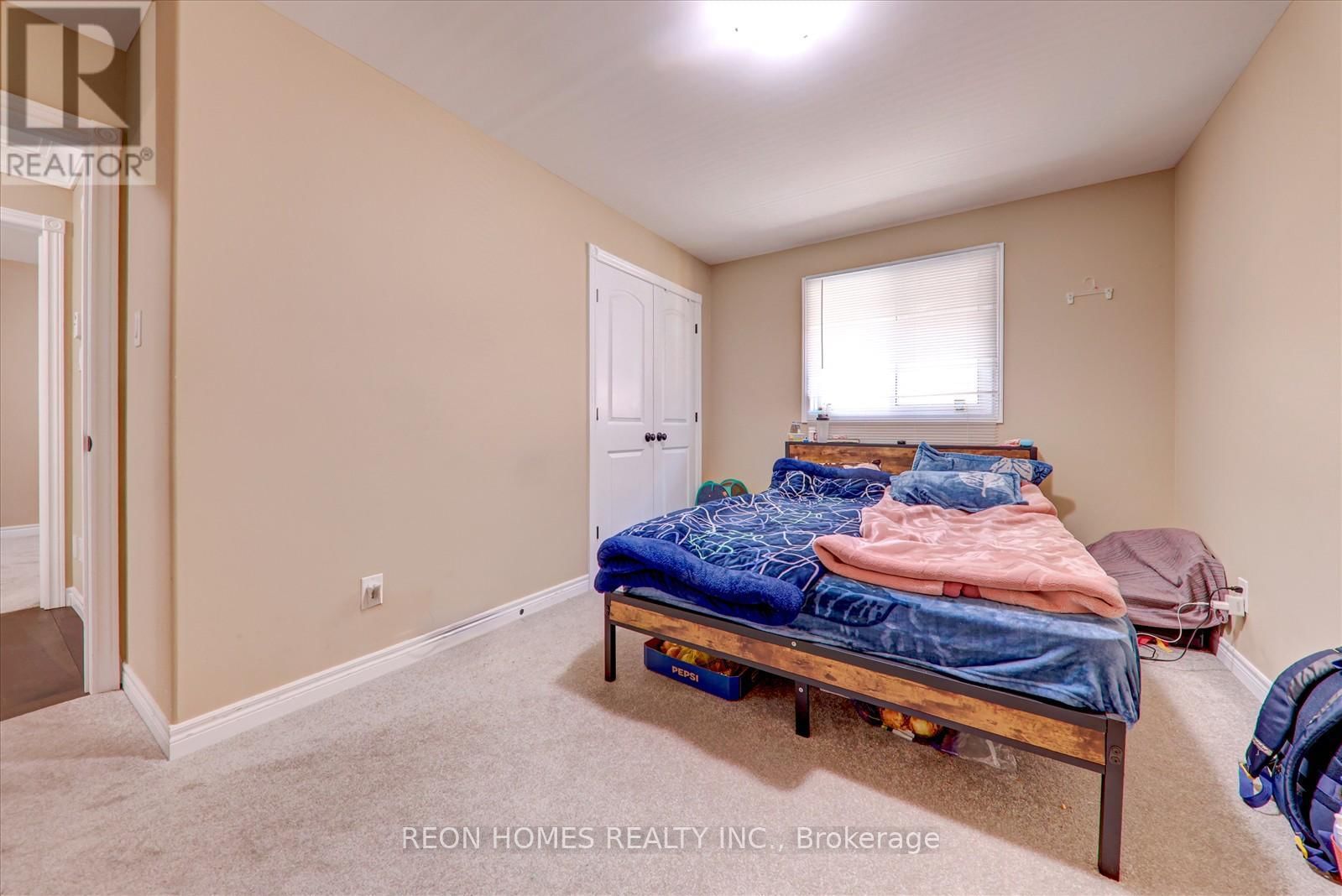 42 YORK DRIVE Image 20