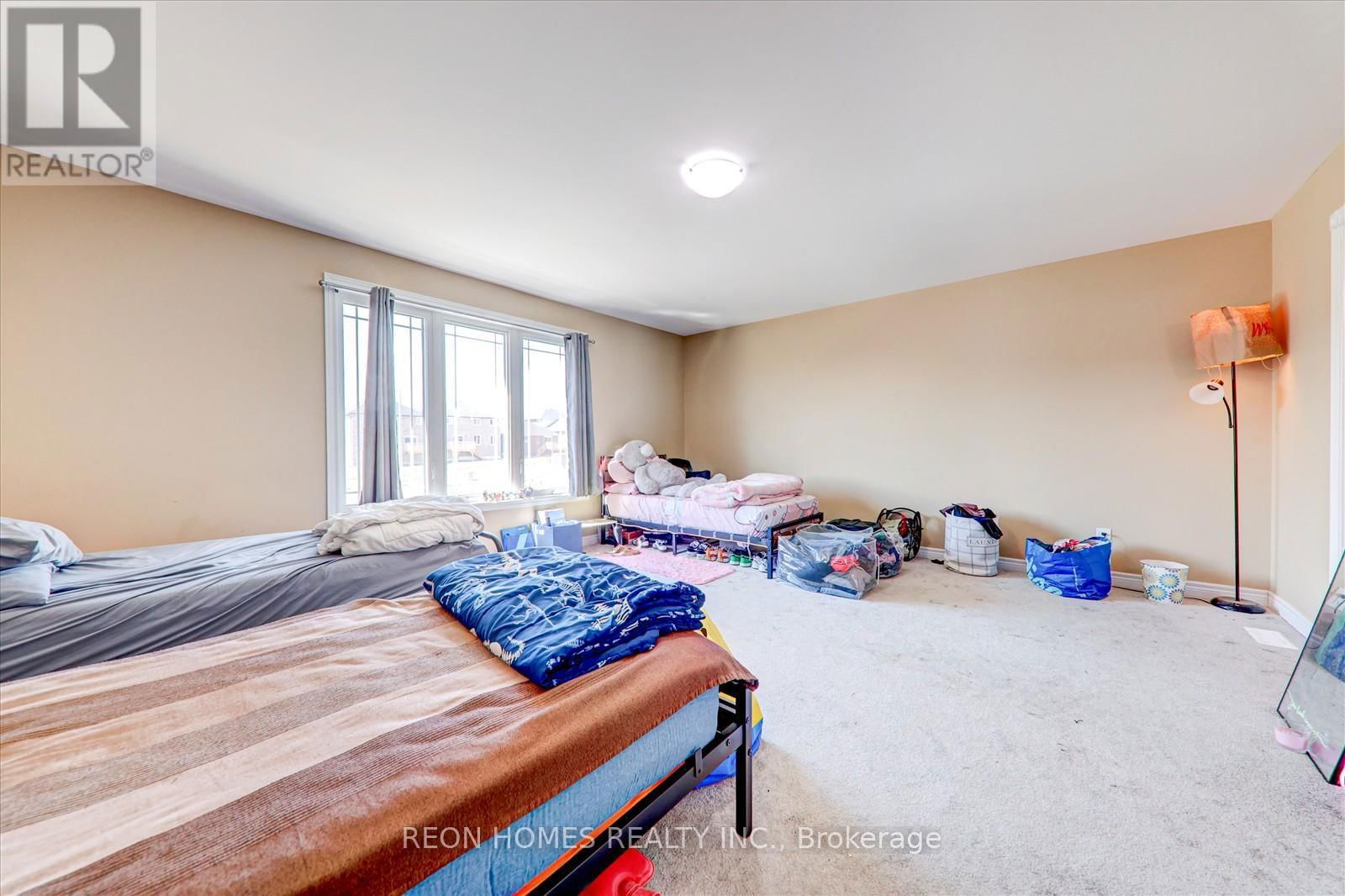 42 YORK DRIVE Image 23