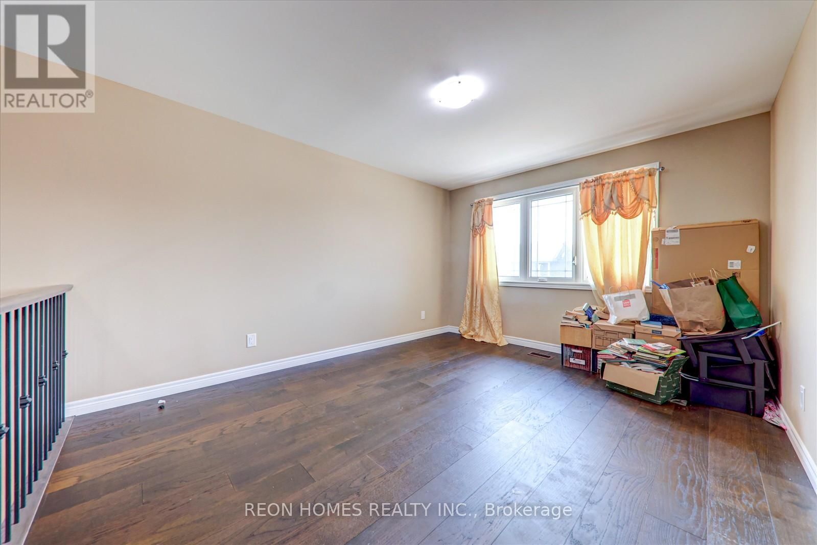 42 YORK DRIVE Image 27